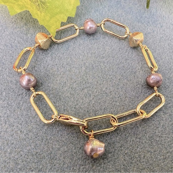 Jewelry - New ONIKA Paperclip Pearl Bracelet.